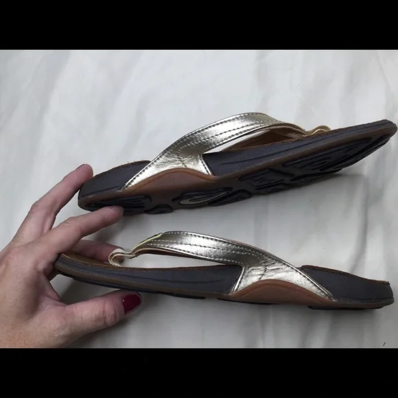 OluKai Kumu Gold Flip Flop Sandals - 7 - Picture 8 of 8
